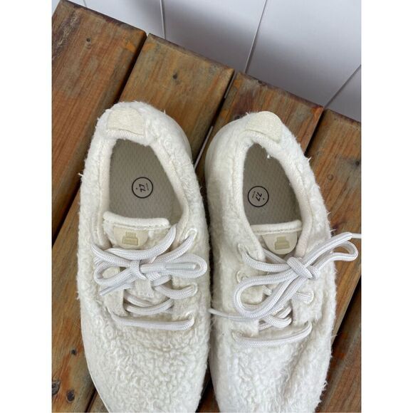 ALLBIRDS Women’s White Wool Runner Fluffs Sneakers Size 7 - Picture 3 of 9